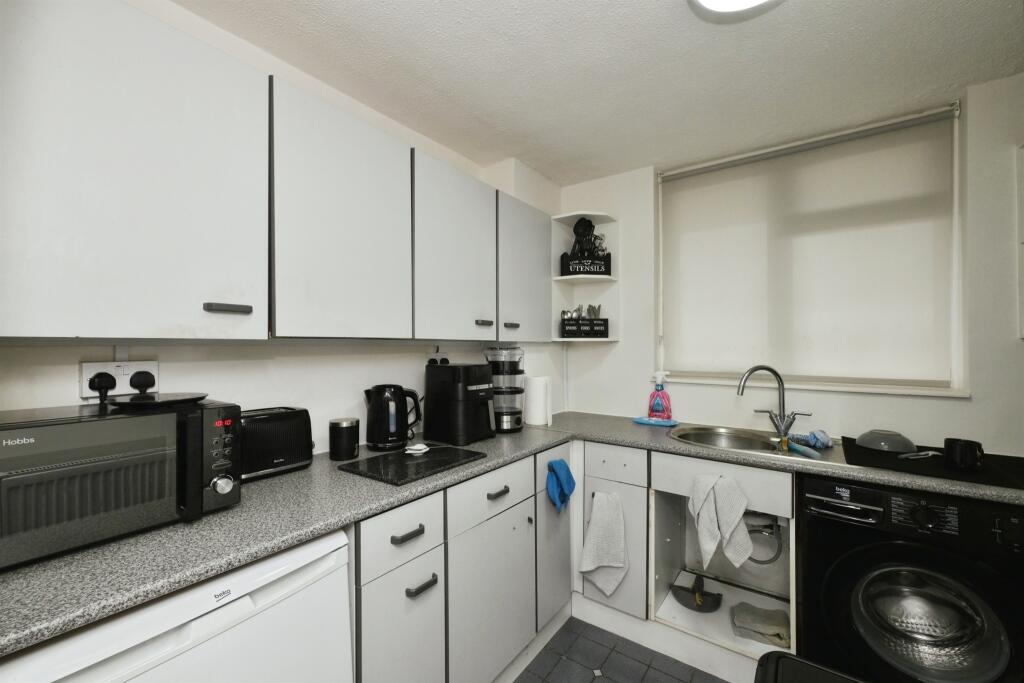Apartment in Harlow, Essex - More