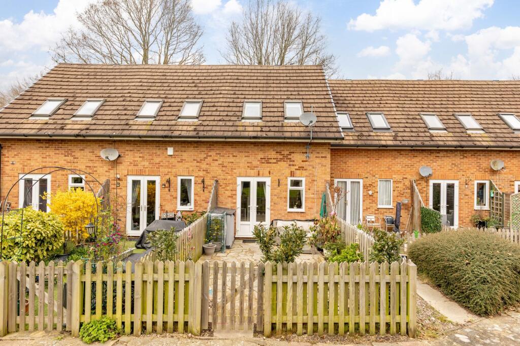 House in Crawley, Worth - View 3