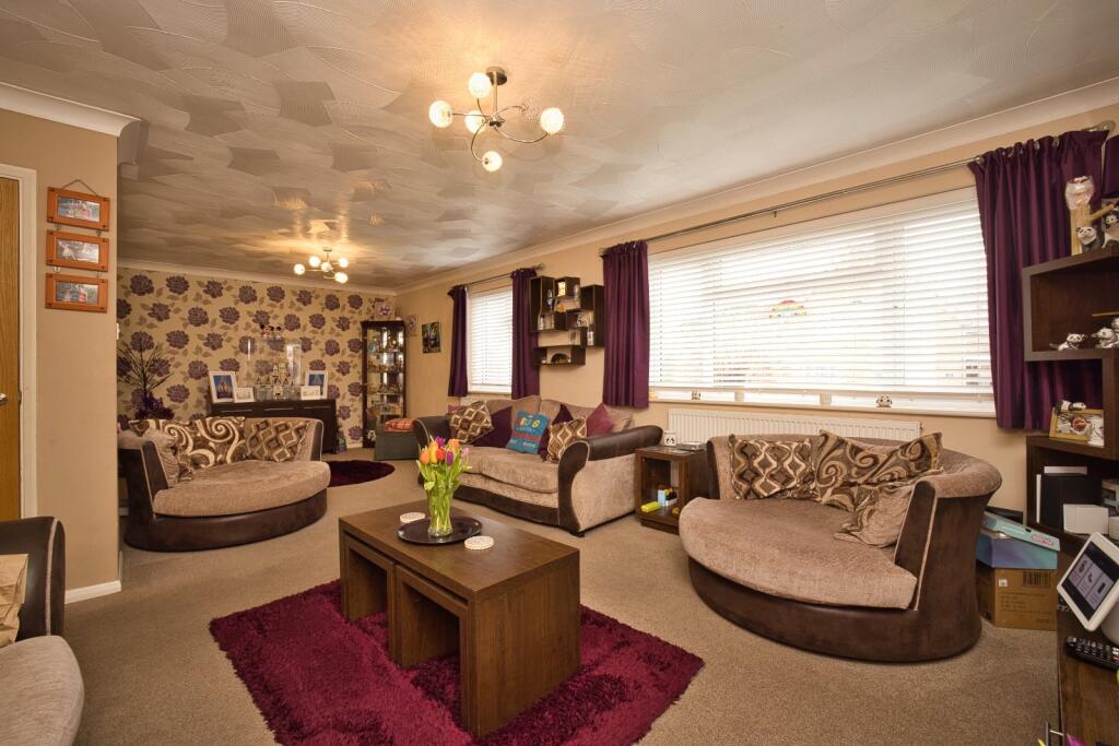 Delacourt Close, Cliffsend, Ramsgate, Kent, CT12 photo 2