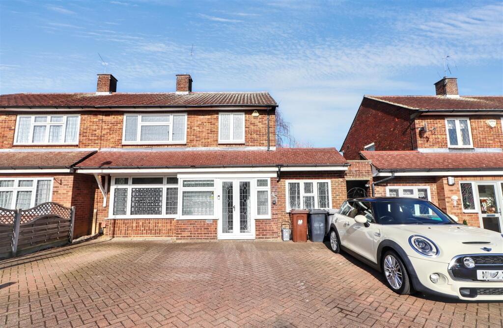 Main image of property: Kenilworth Drive, Borehamwood