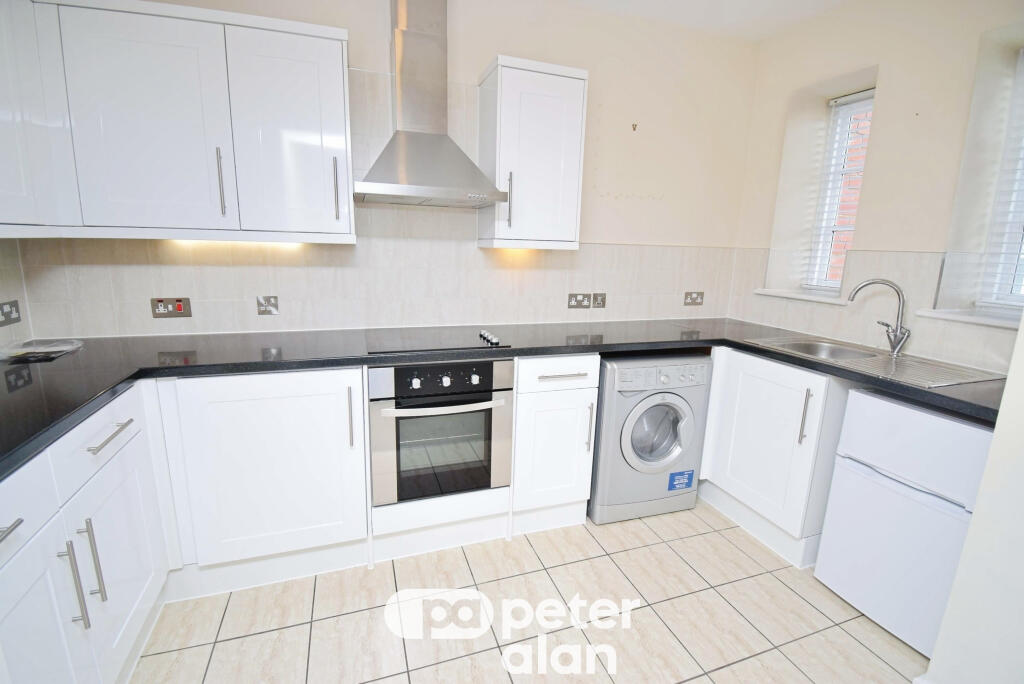 Apartment in Newport - More