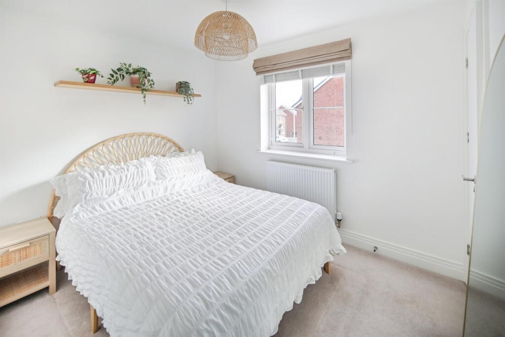 House in Warwick, Burton Green - View 4
