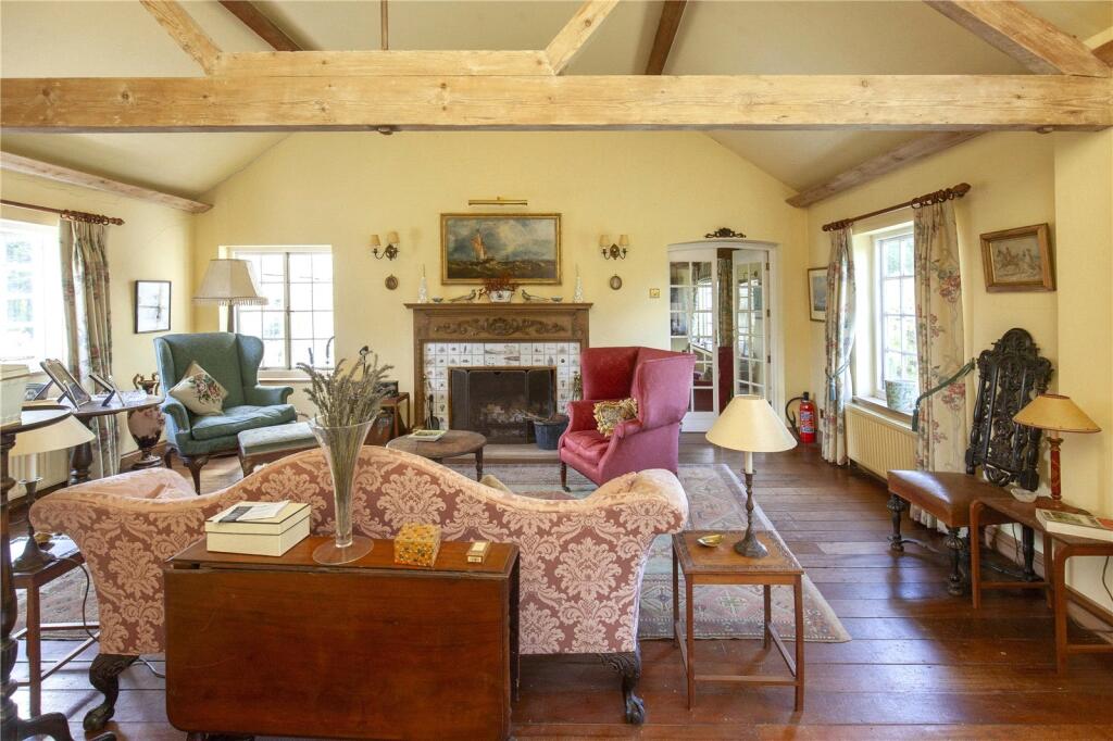 House in Salisbury, Bemerton Heath - More
