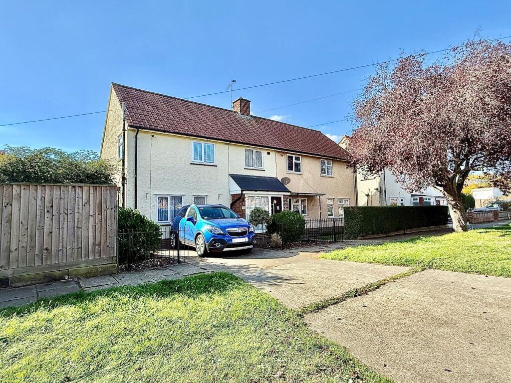 3-bed semi-detached on Dumfries Road, Ipswich, IP4, £260,000