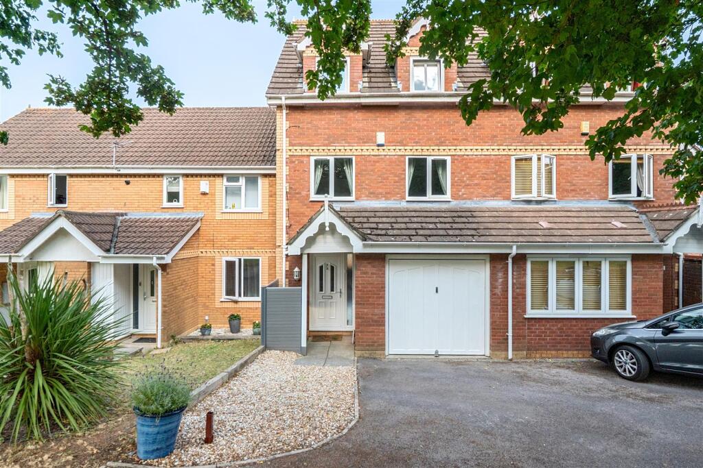 Main image of property: Sunningdale Drive, Warmley, Bristol