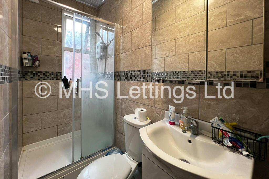 6 bedroom terraced house for rent