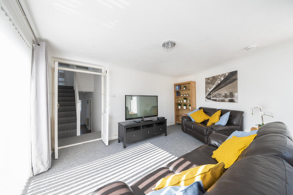 House in Brighton, Woodingdean - More