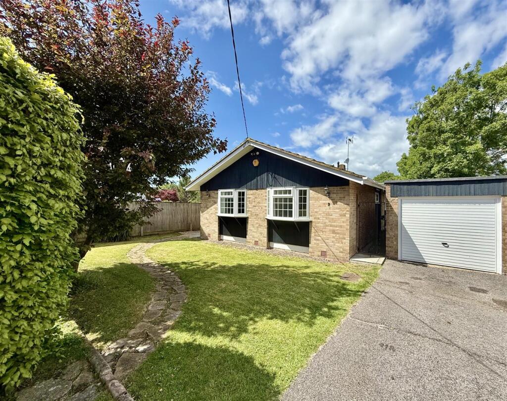 Main image of property: Oakhurst, Henfield