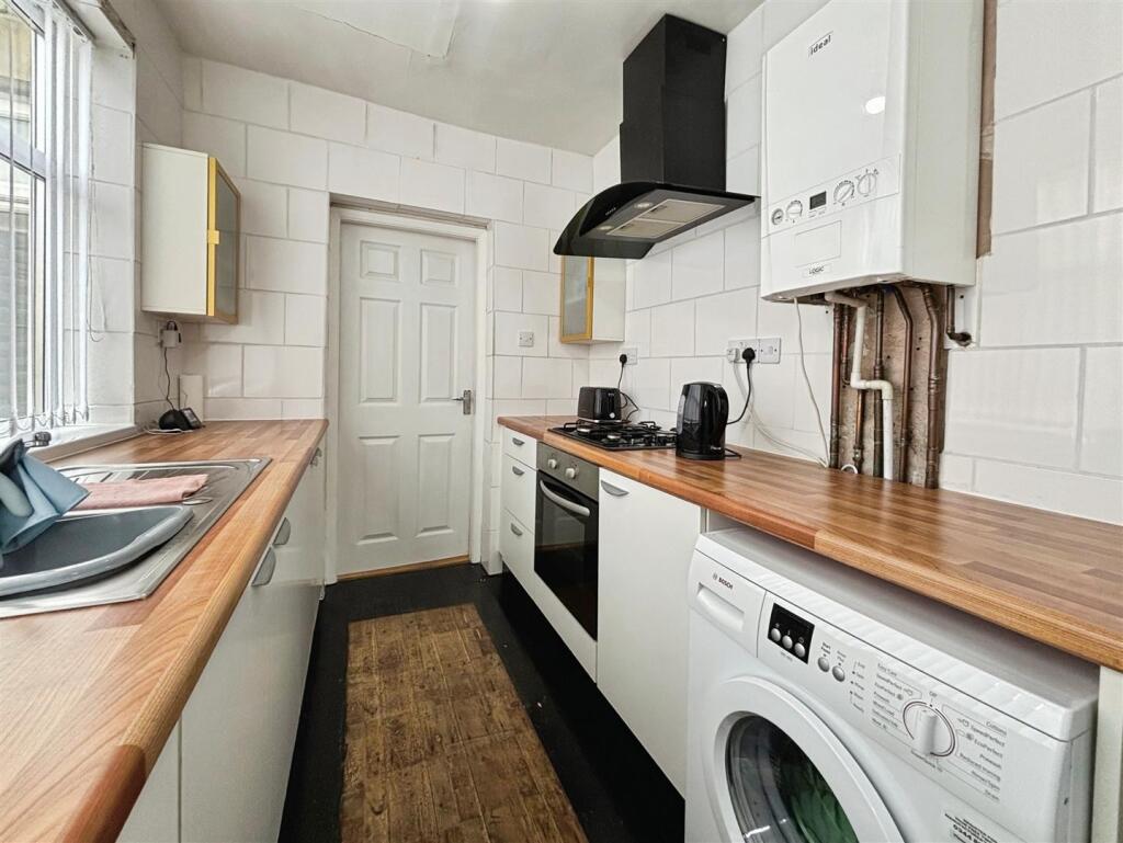 Beldon Lane, Bradford, BD7 4LF photo 5