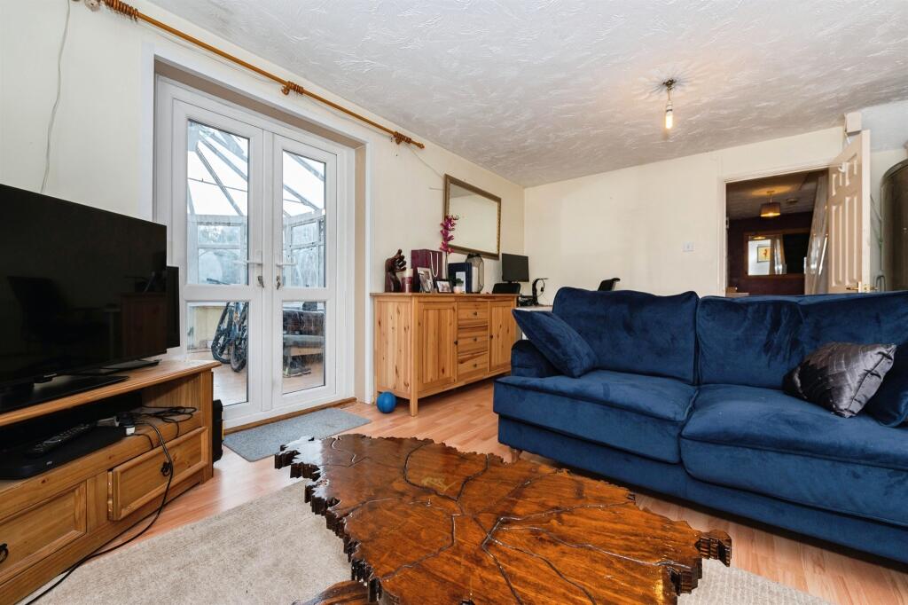 Newburgh Road, Grays photo 3