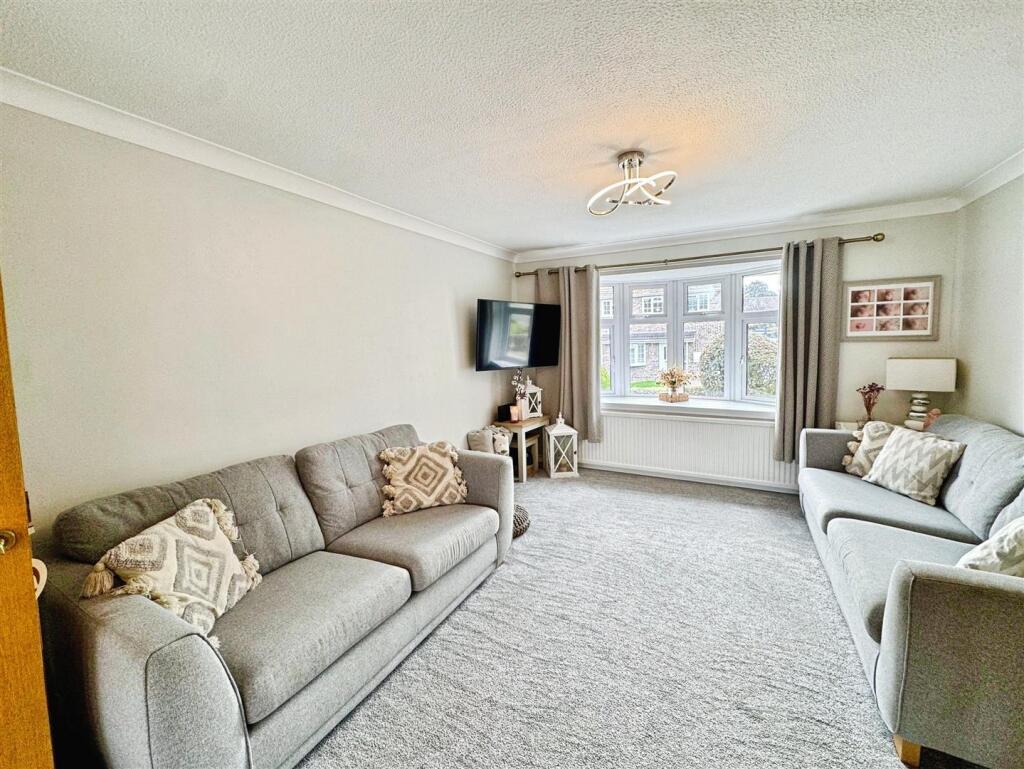 House in Newport - View 3