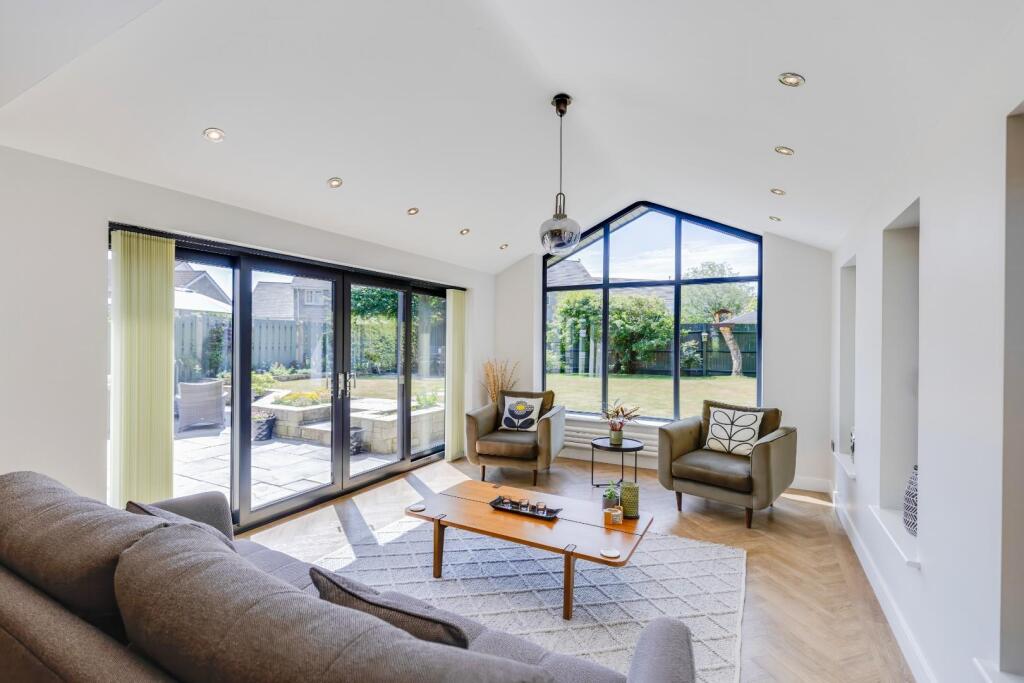 House in Llantwit Major, Frampton - More
