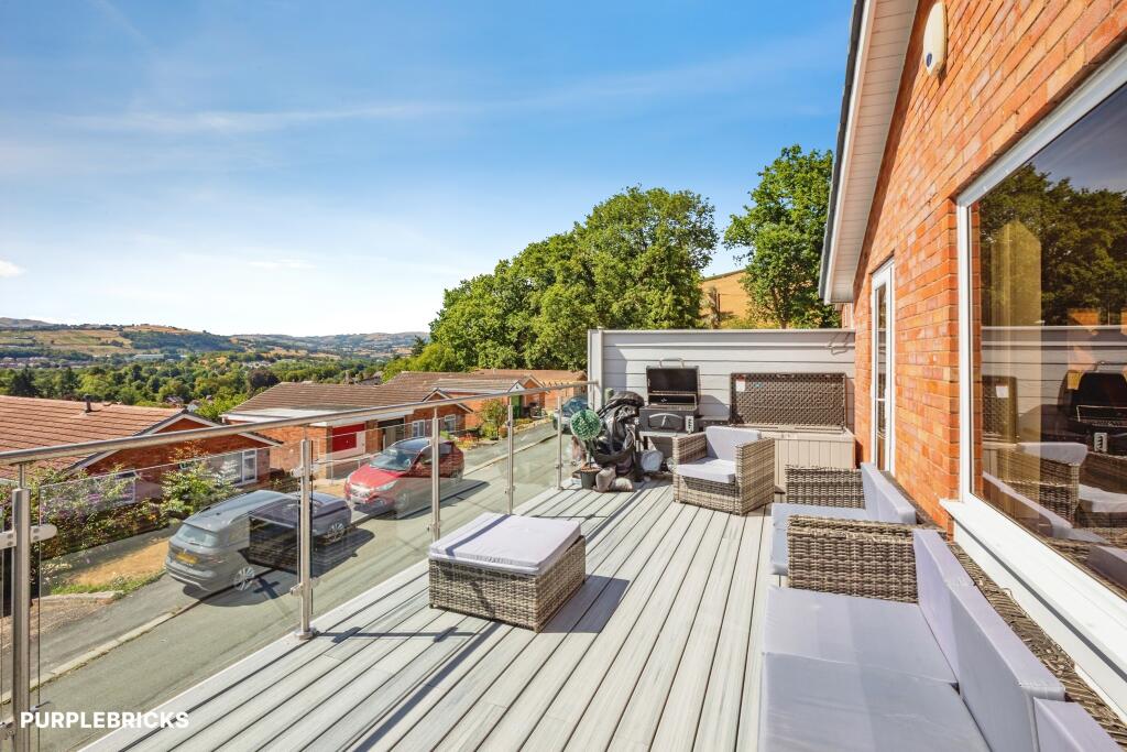 House in Newtown - View 3