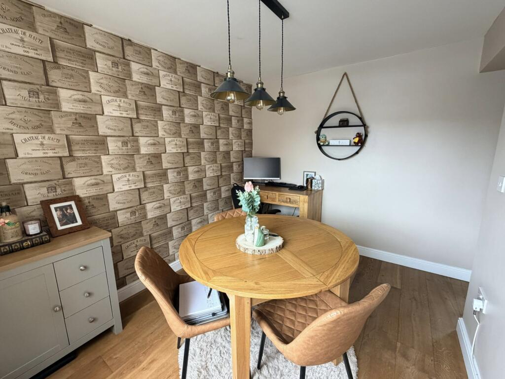 House in Wakefield - View 5