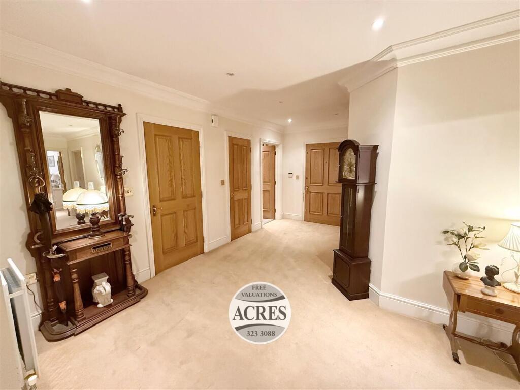 Apartment in Birmingham, Sutton Coldfield - View 5