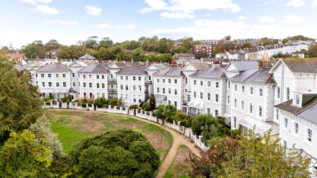 Park Crescent, Brighton, BN2