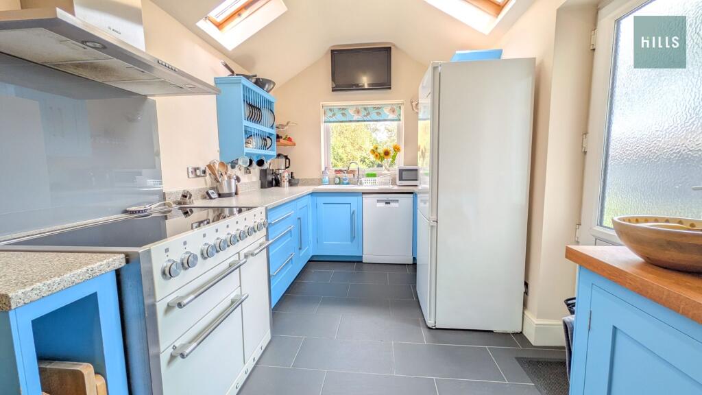 House in Worcester - View 5