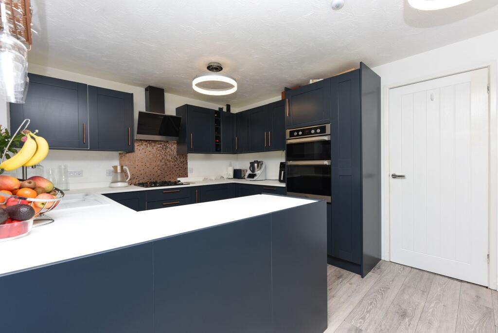 Dyson Close, Huntingdon, PE29 photo 4