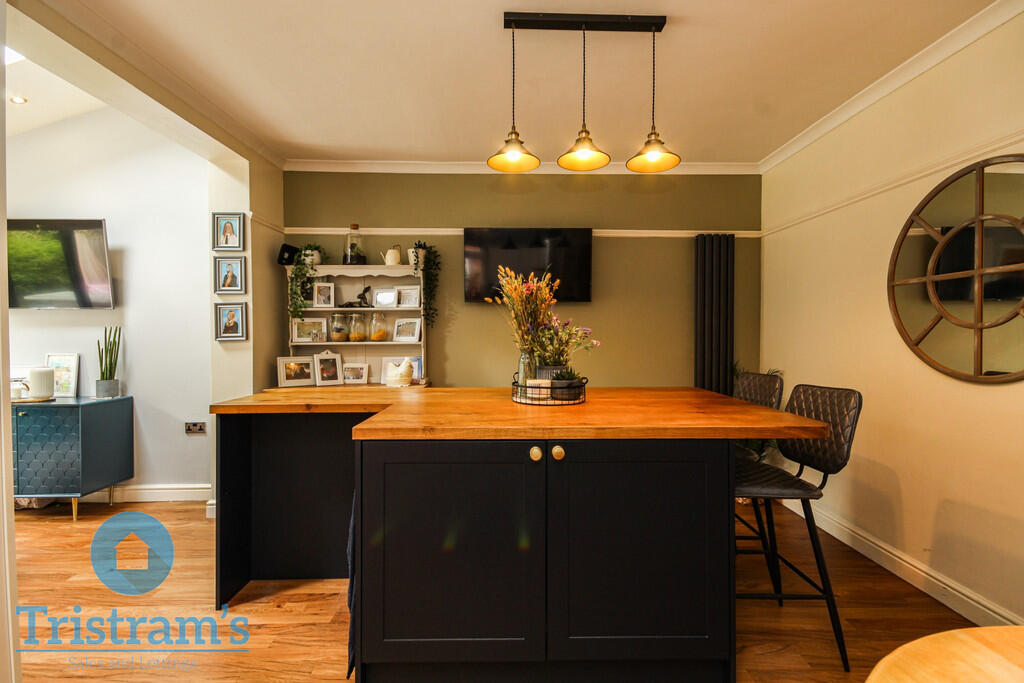 Runswick Drive, Wollaton photo 2