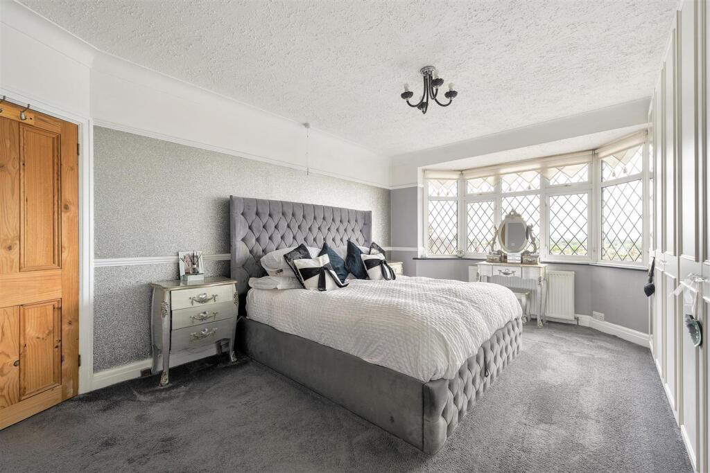 Priory Avenue, Chingford - View 5
