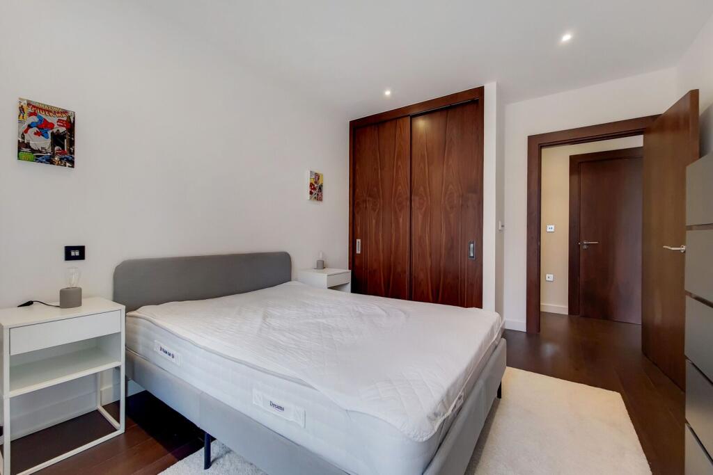 Apartment in London - View 5