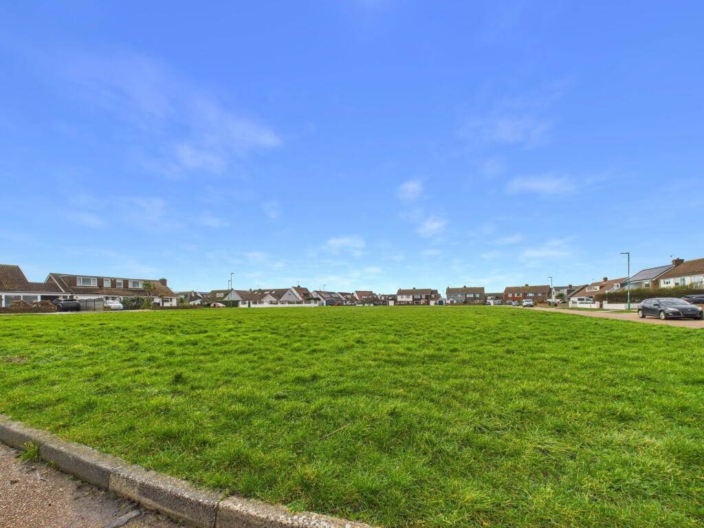 Falcon Close, Shoreham By Sea photo 5