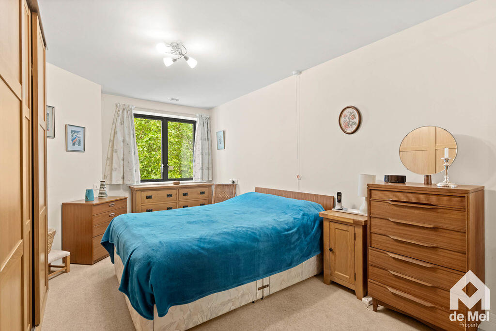Apartment in Gloucester - View 5