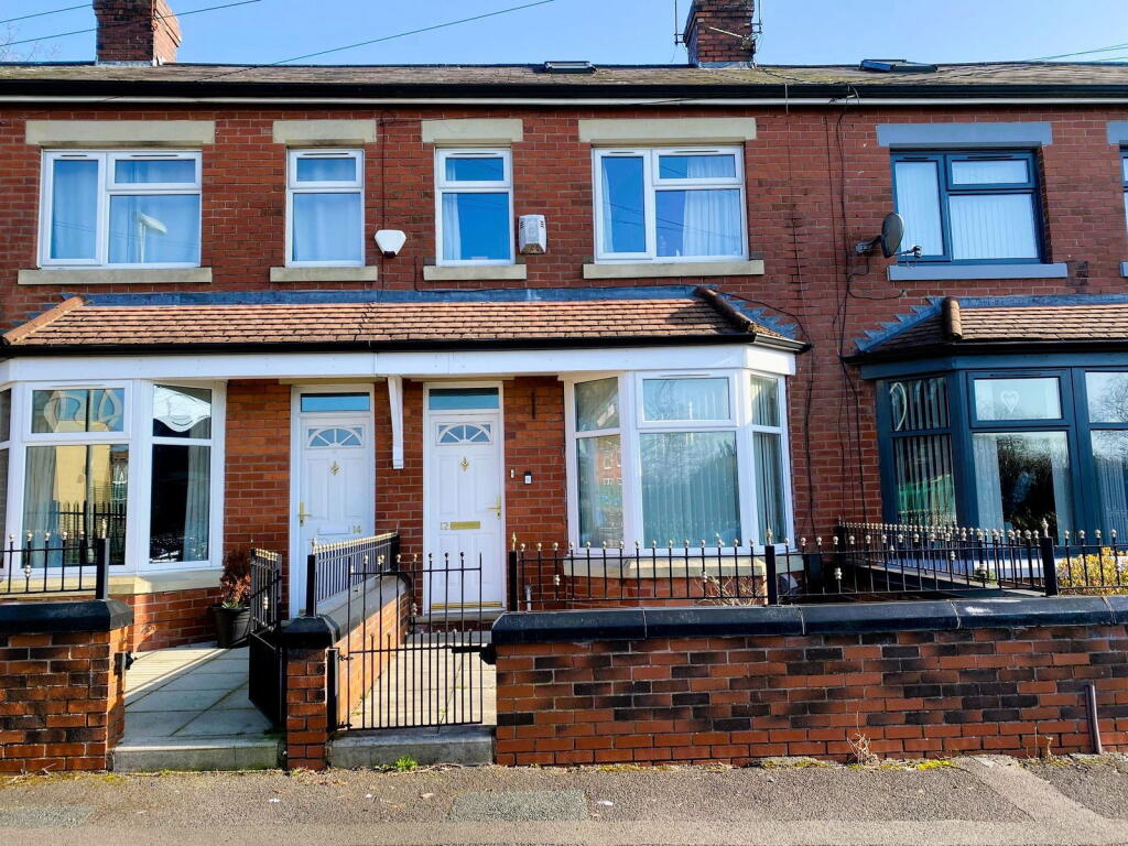 Main image of property: 12 Kingston Avenue, Oldham, OL1 4HD