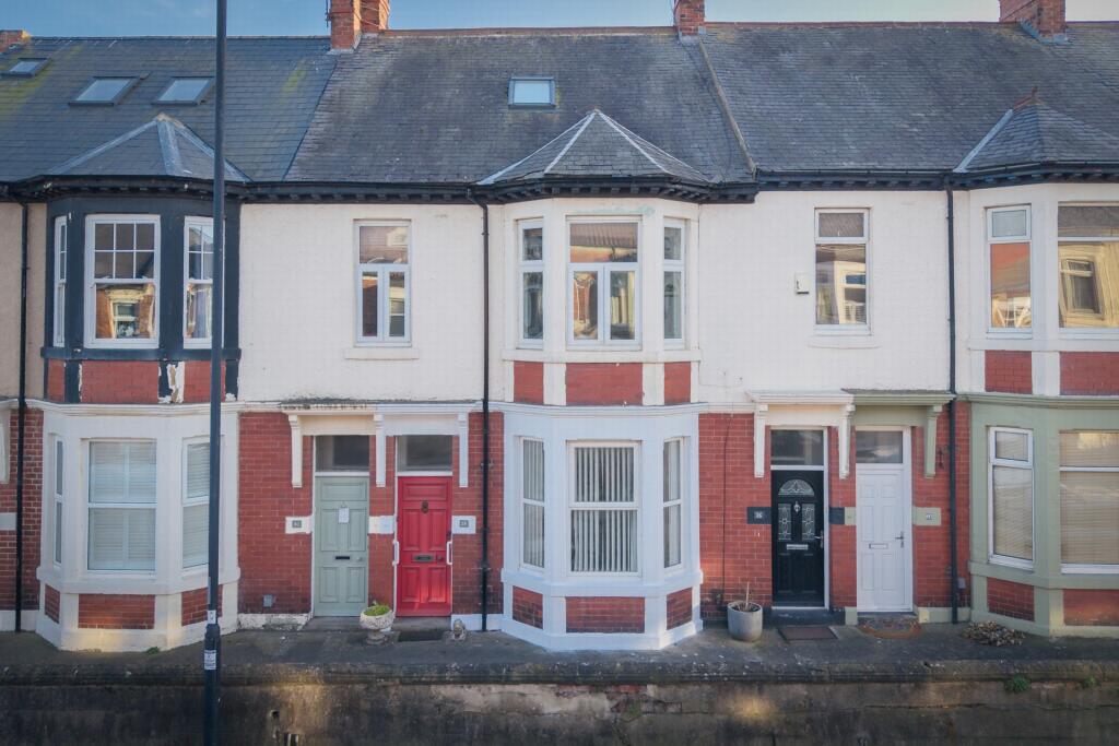 Apartment in North Tyneside, Cullercoats - View 2