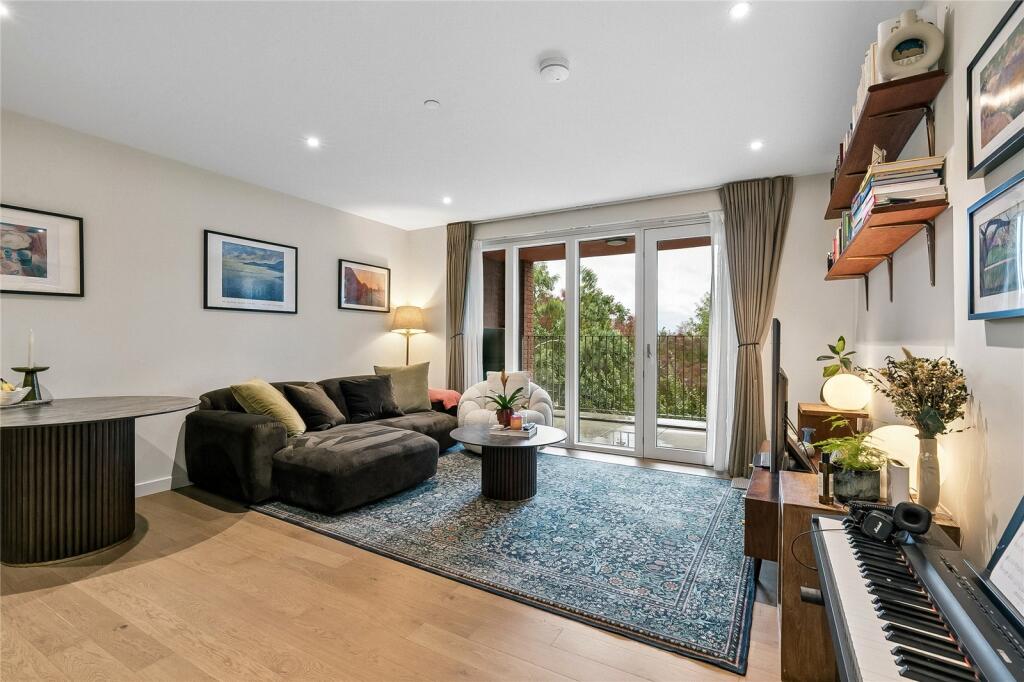2-bed flat on Clay Yard, West Hampstead, London, NW6, £800,000