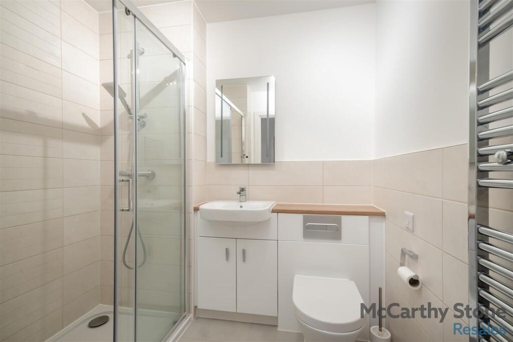 Additional image 11 of Great North Road, Hatfield