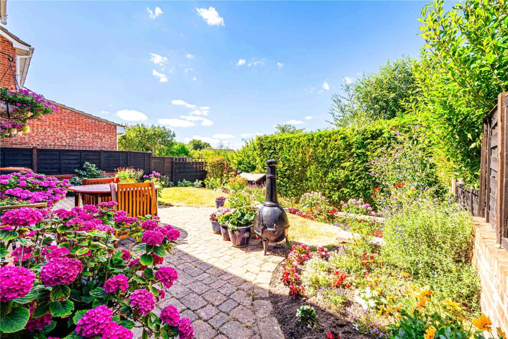 House in Dunstable, Stipers Hill, Central Bedfordshire - View 4