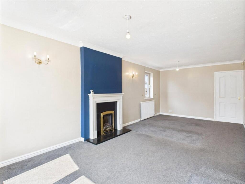 Beverley Garth, Ackworth, Pontefract, WF7 photo 2