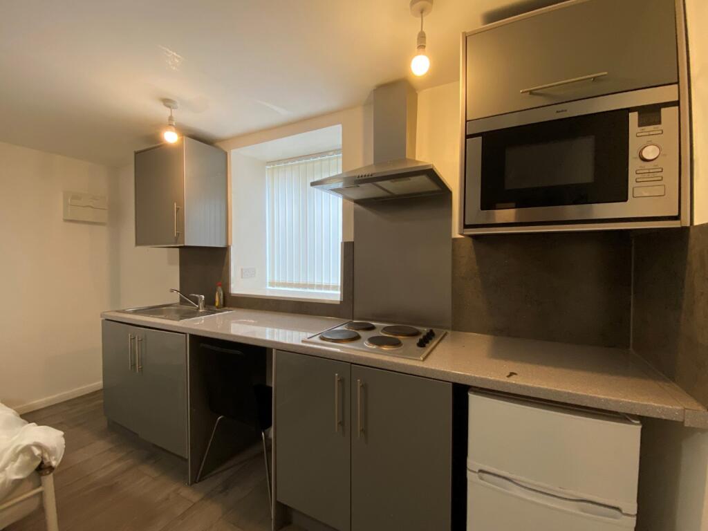 Halstead Place, Bradford, BD7 photo 5