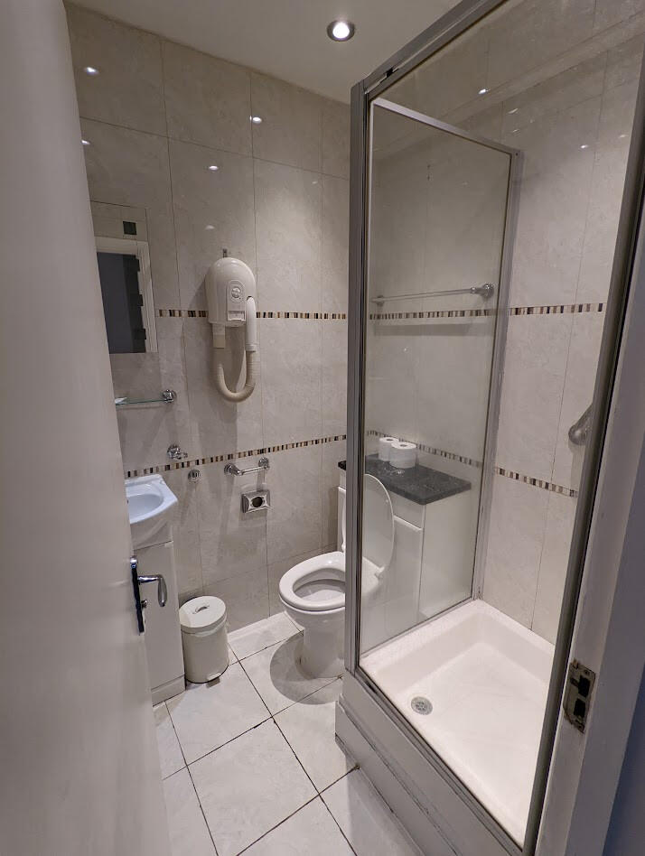 House in London - View 5