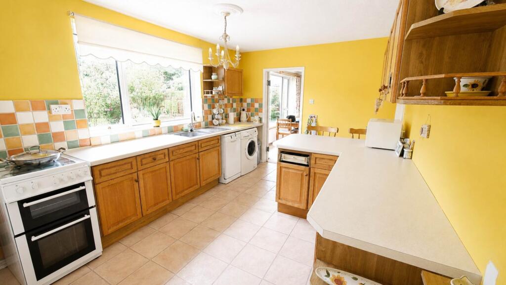 House in Hatfield, Oxlease - View 2