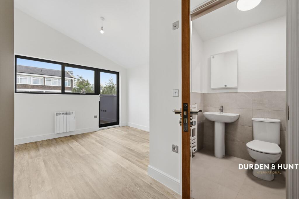 4 bedroom end of terrace house for rent