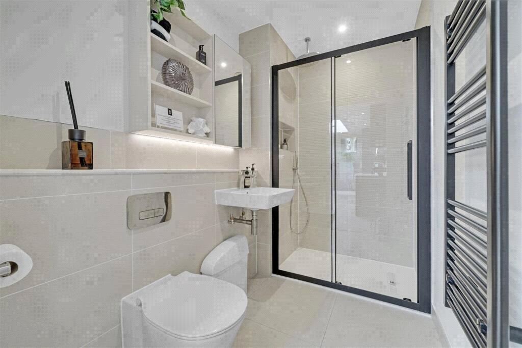 Apartment in Twickenham - More