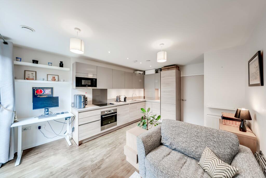 Apartment in London - View 5
