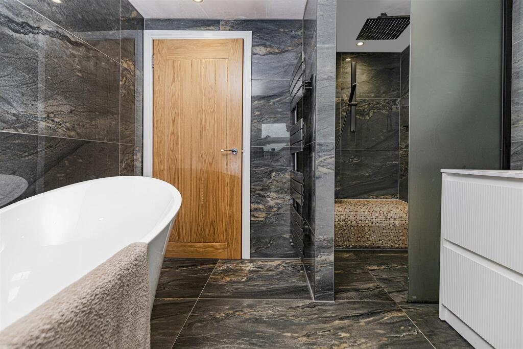 House in Calderdale, Lower Edge - View 4