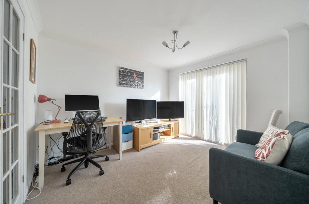 5 Lister Road, Wroughton, SN4 photo 4