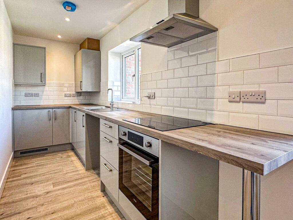 Main image of property: Broadway, Didcot, Oxfordshire, OX11