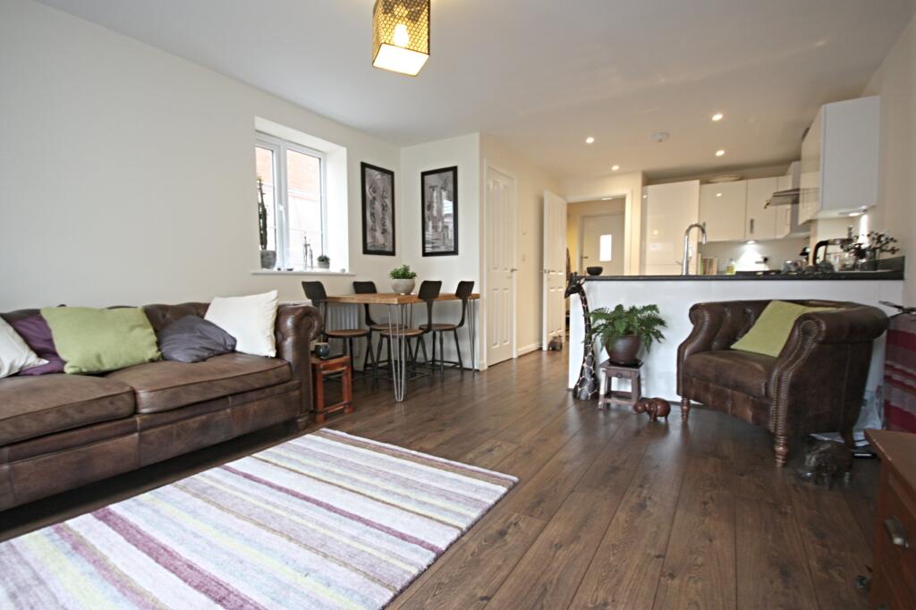 Sargent Way, Broadbridge Heath photo 3