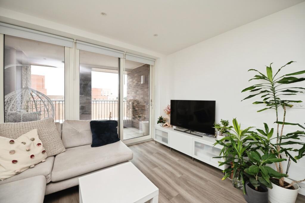 Fairmont Road, Rainham, Essex, RM13 photo 5