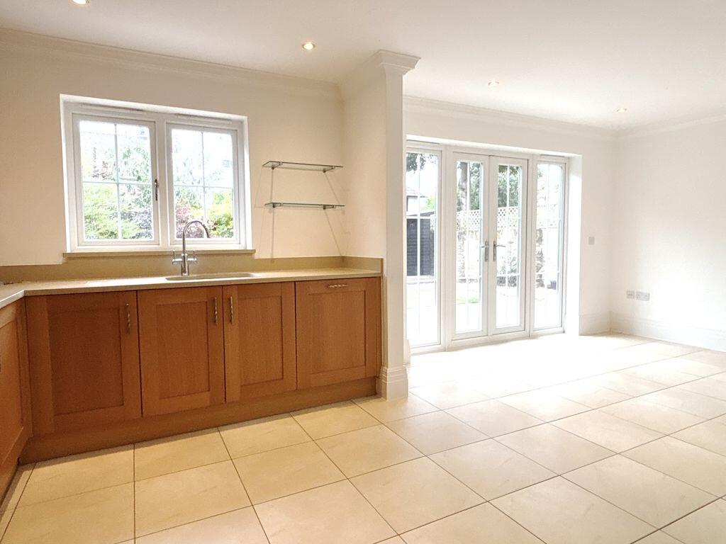 House in Slough - View 5