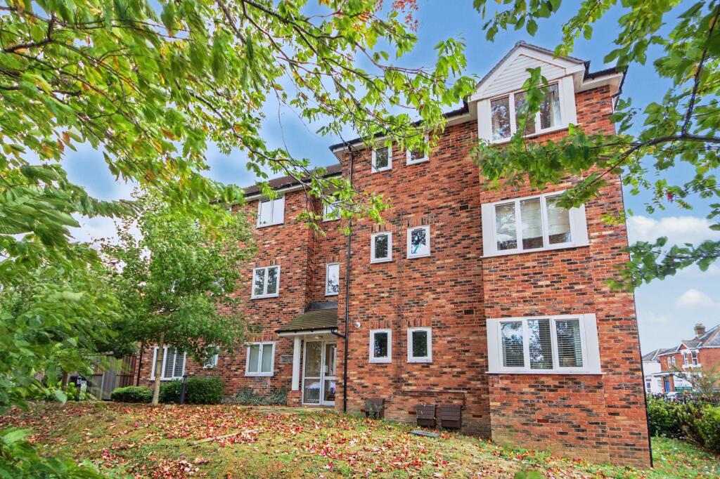 74 Whitworth Crescent, Bitterne Park, SO18 photo 4