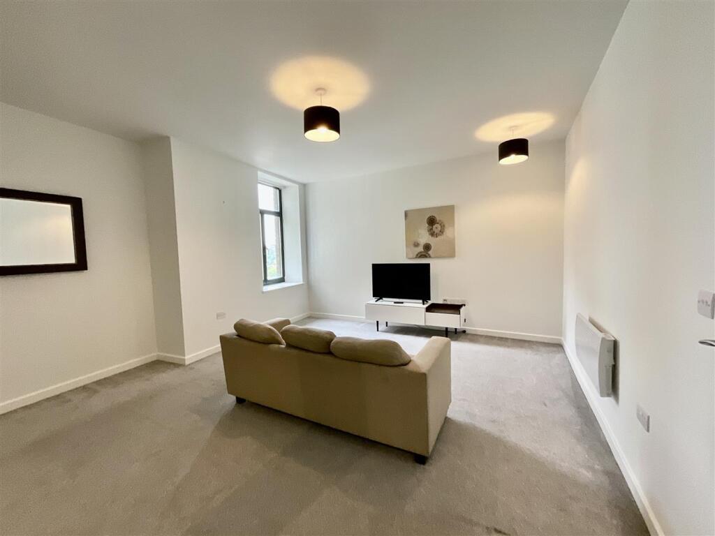 Apt 302, 2 Manor Row, City Centre, Bradford, BD1 4NL