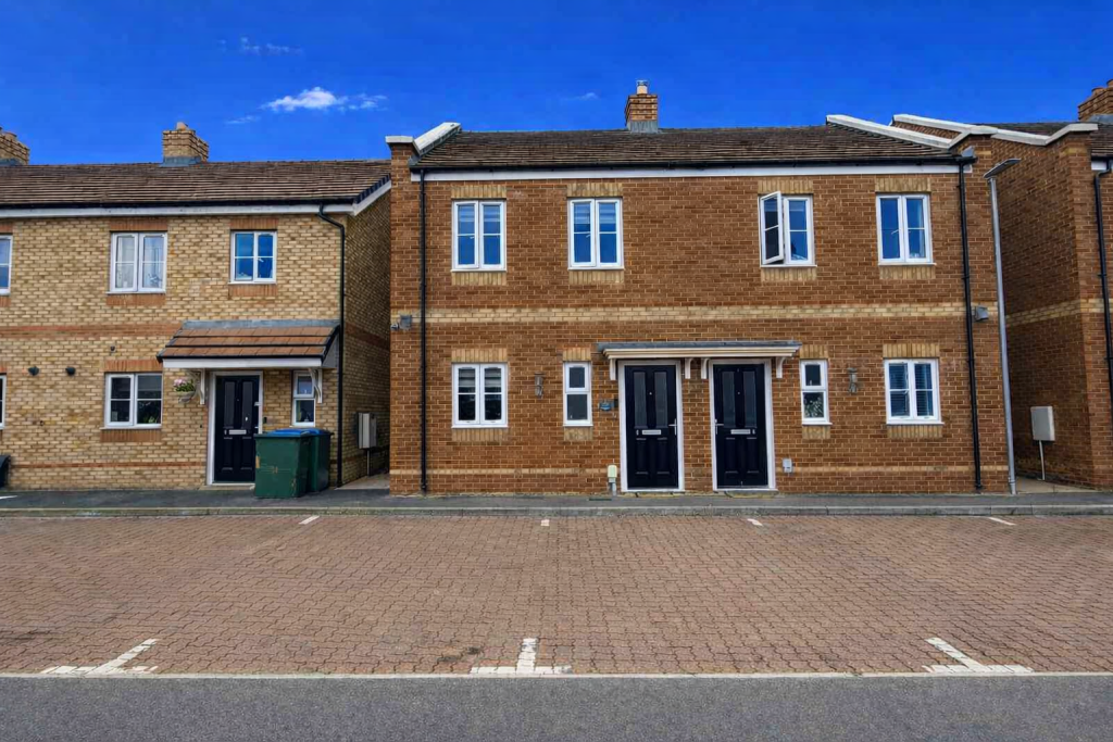 Hamilton Close, Buckingham, MK18 - View 4