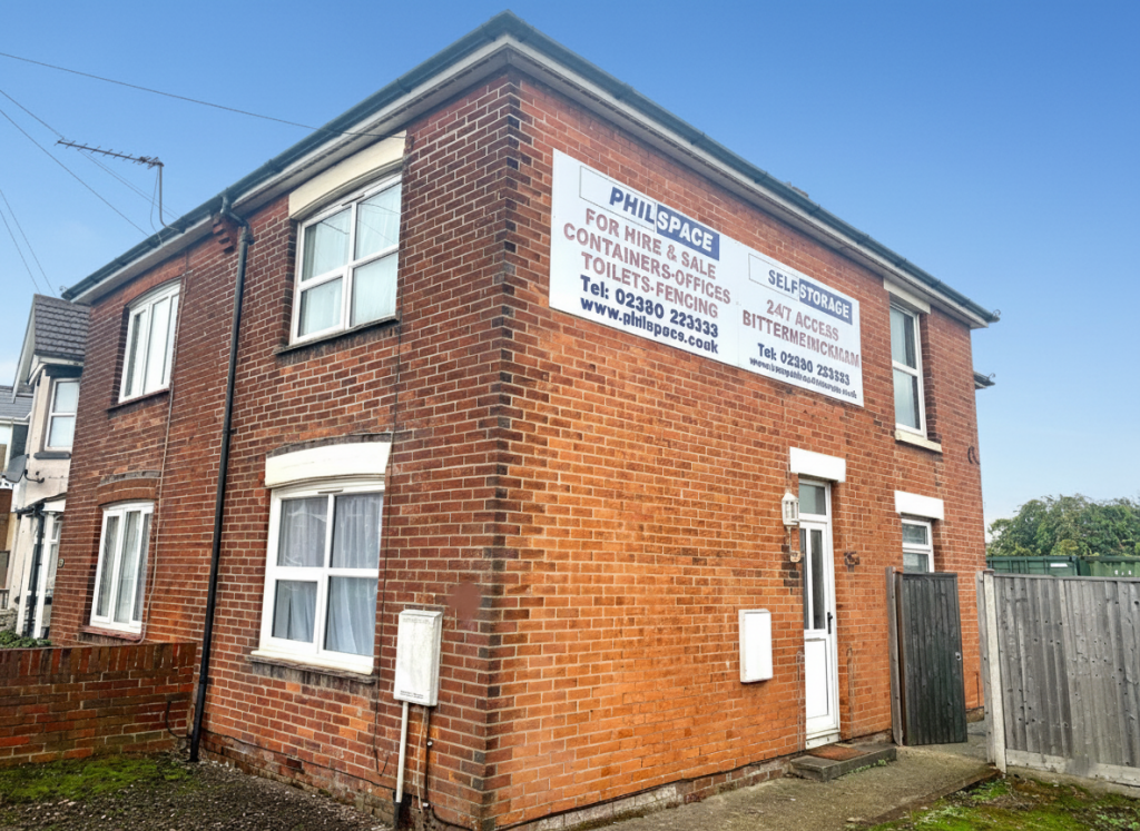 Main image of property: BITTERNE, SO18