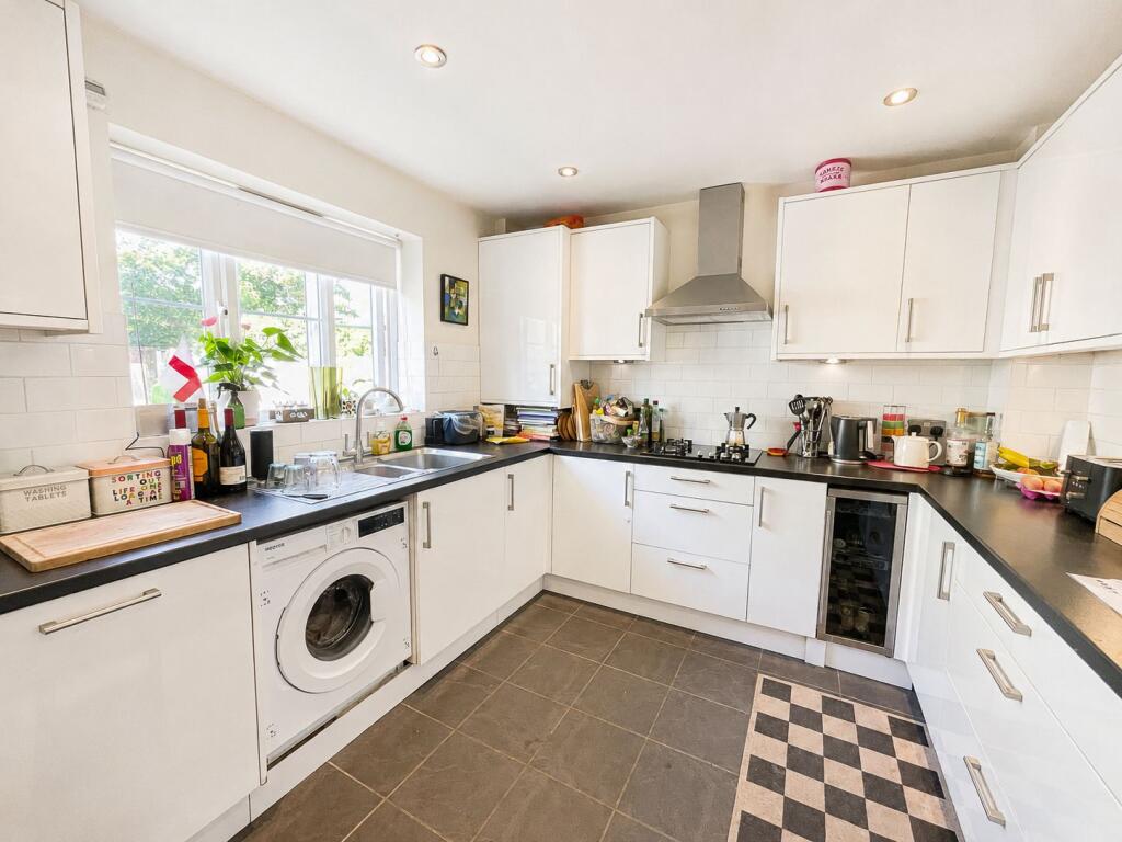 House in Southend-on-Sea - View 4